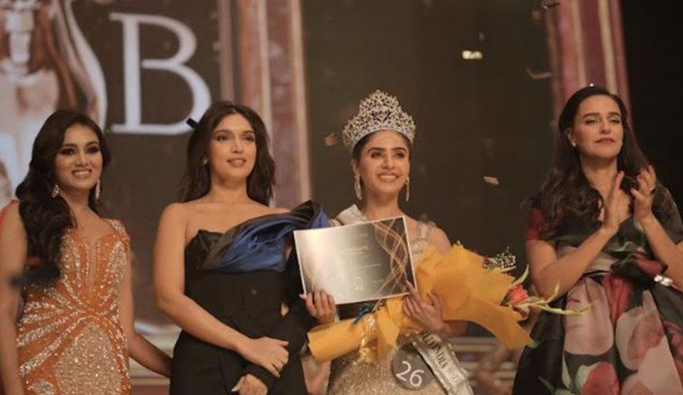 Gayatri Dave Triumphs as Ms. Queen of The World India 2023