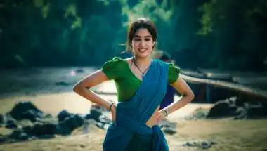 Janhvi Kapoor Ditches Glamour For De-Glam Look In Telugu Debut Film